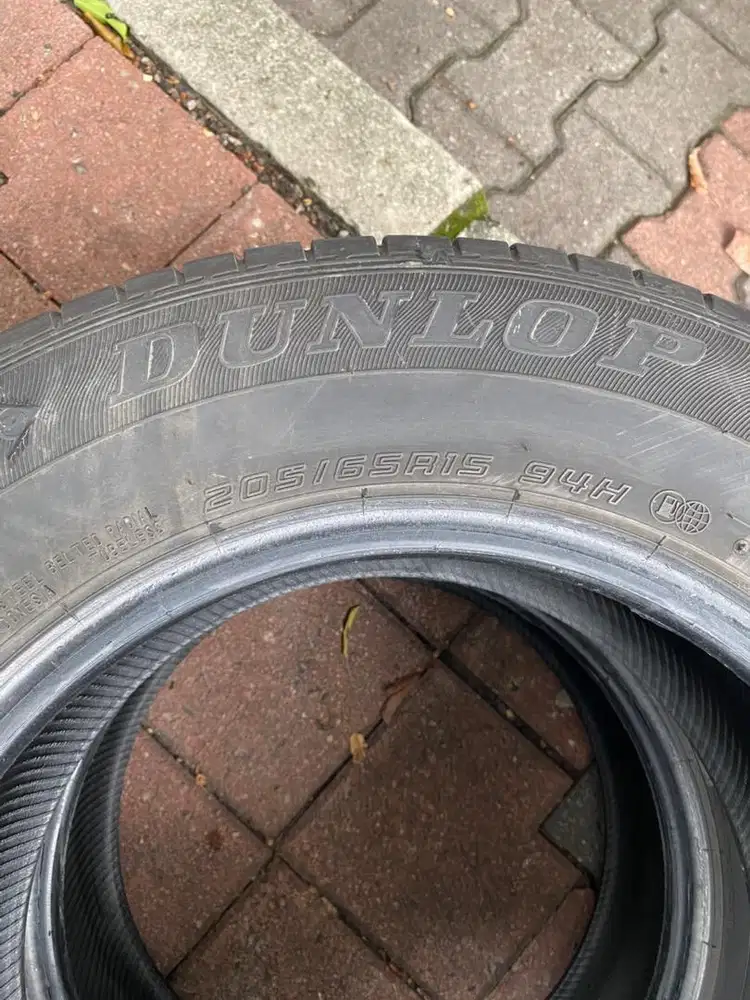 Ban Dunlop R15 205/65 tahun 2022