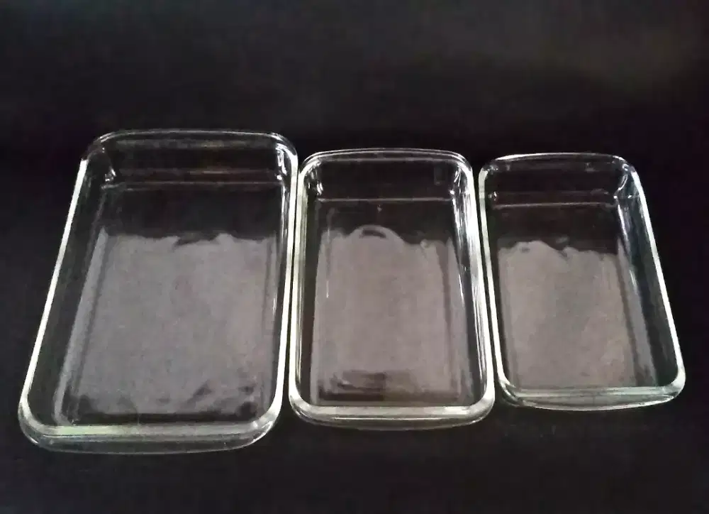 Tempat Saji Makanan Pyrex (Made In USA)