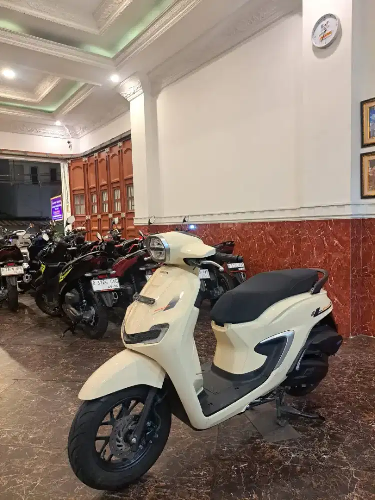 HUB DEDI DP 2 JT STYLO 160 CBS THN 2025 KM LOW KTP DAERAH BISA KREDIT