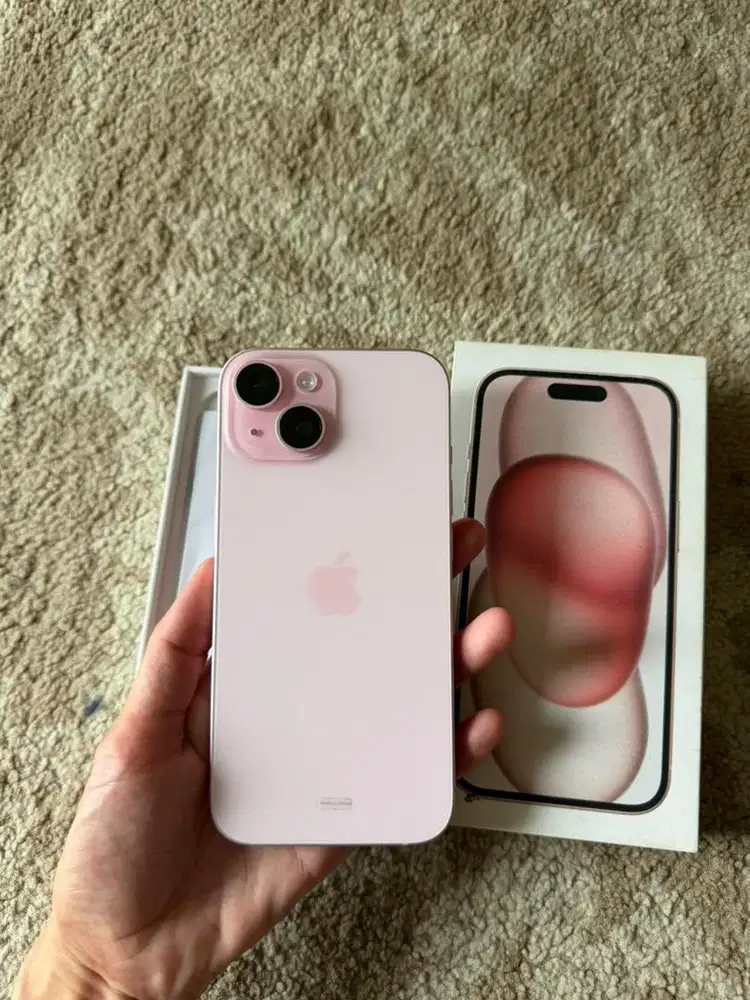 Dijual Iphone 15 128 GB pink
