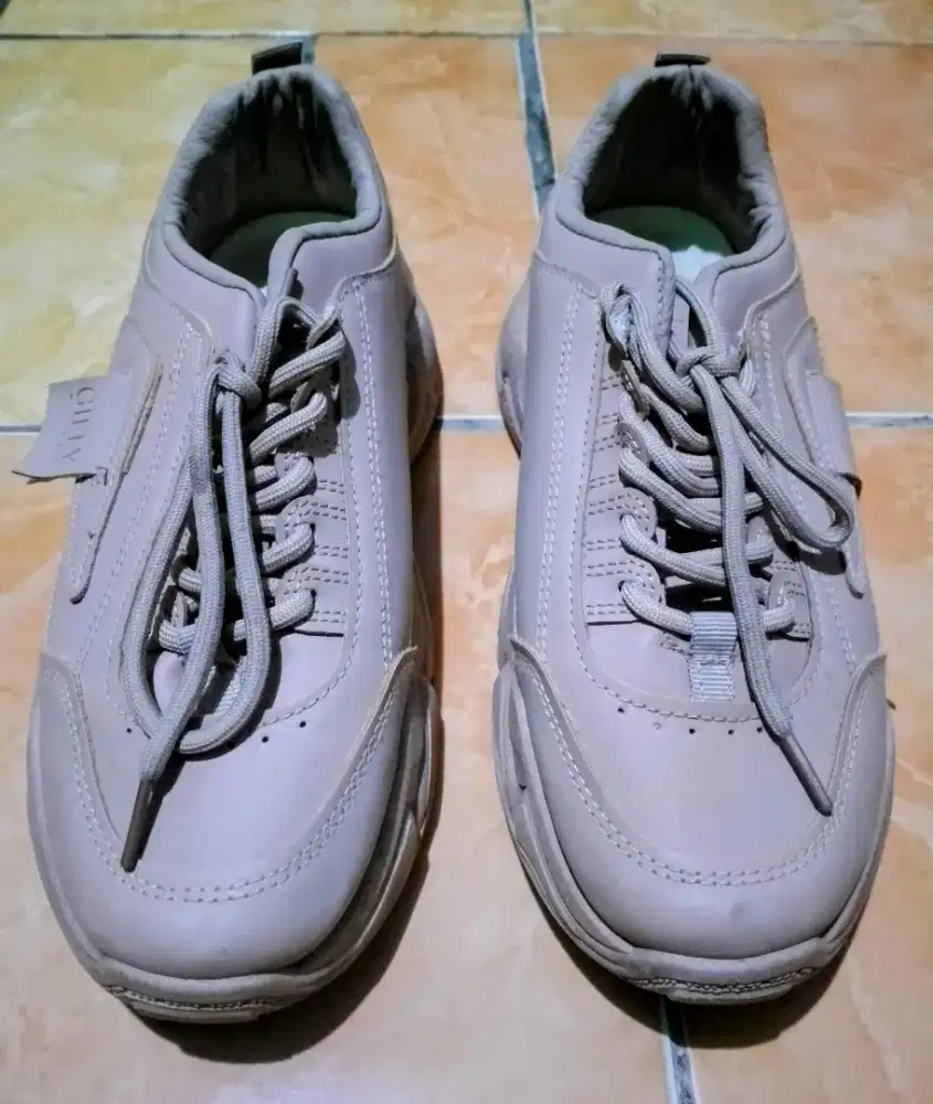 Sepatu Sneakers Gifly