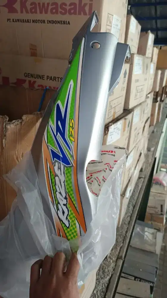 Body belakang kaze 125 set original KGP