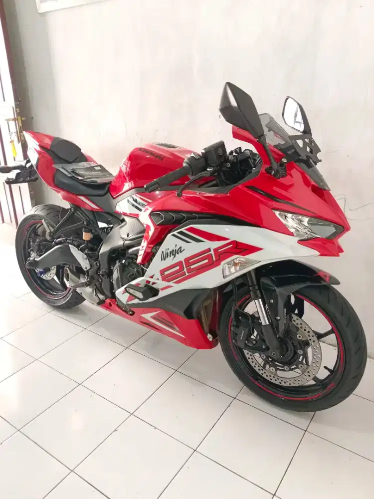 Kawasaki ZX25r ABS QS