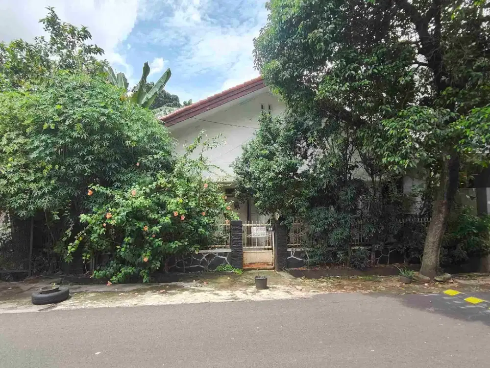 Rumah hitung Tanah/Hoek
di Jl. Tebet Barat Dalam, Tebet, Jaksel
Akses 2 mobil luas
