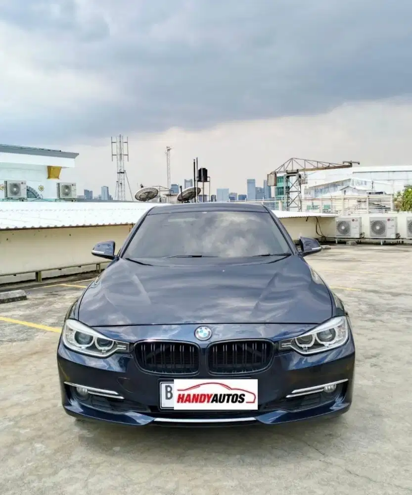 BMW 320I Tahun 2013 Automatic Biru metalik