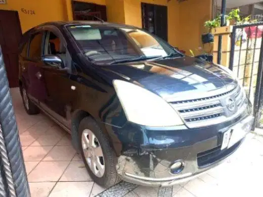 LOW DP Nissan Grand livina 1.5 XV Bensin-AT 2010 TKB