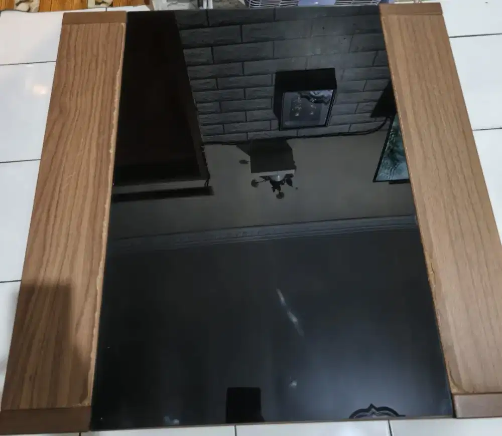 Meja Kaca (90% mulus)