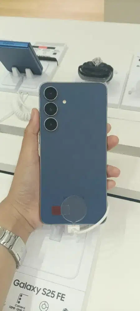 SAMSUNG GALAXY S25 FE
