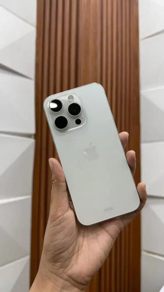 Iphone 15 pro 128 white resmi