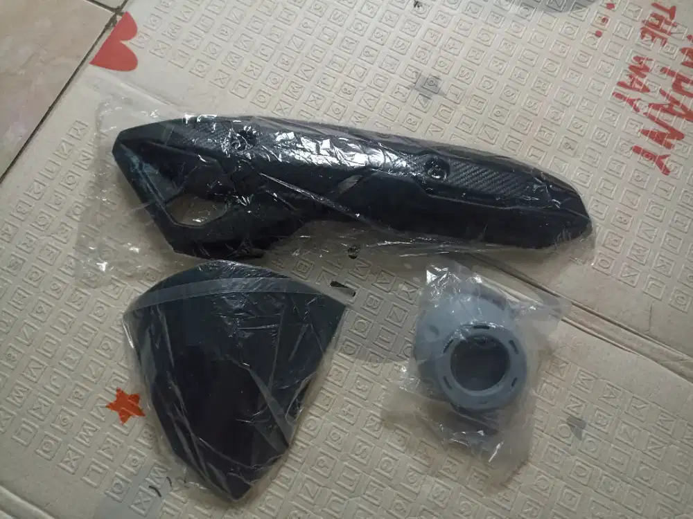 Visor batok,Tameng dan muffler knalpot motor honda beat fi