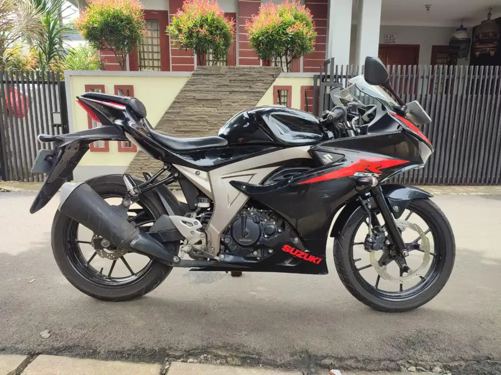 SUZUKI GSX R150 TAHUN 2017