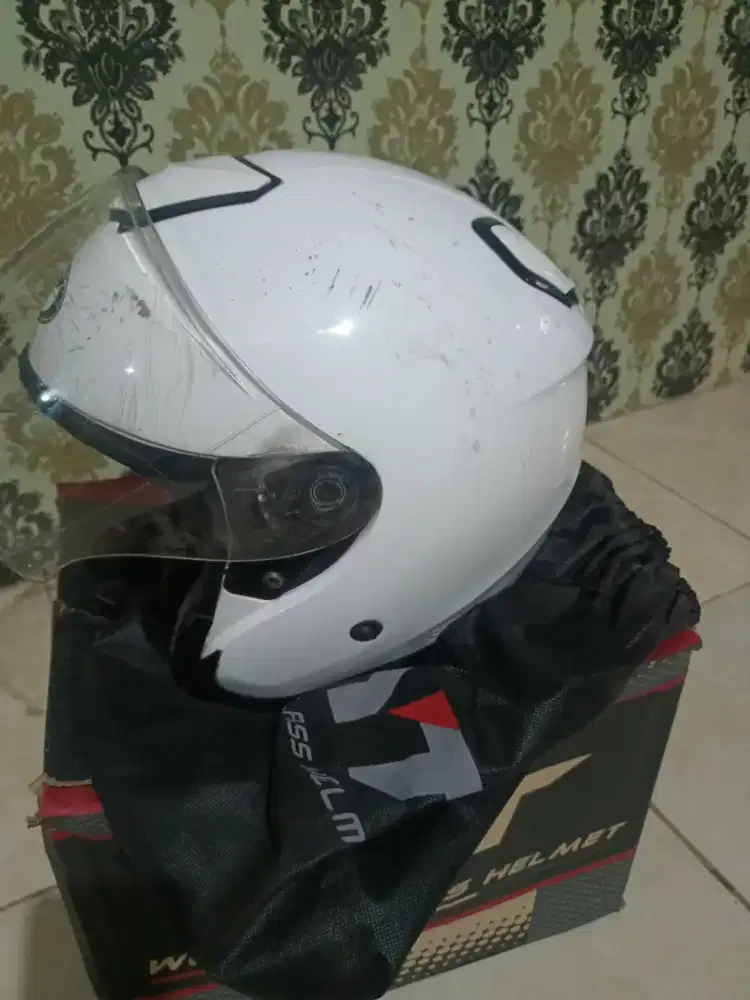Di jual helm kyt white ori
