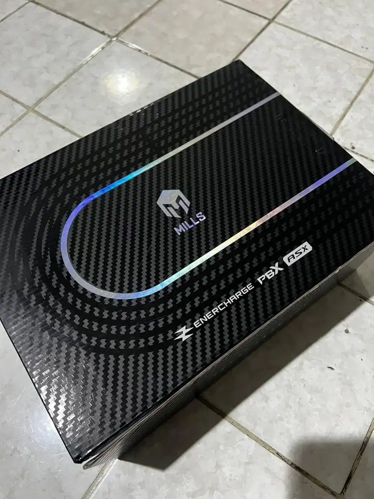 Sepatu lari Mills enercharge M1