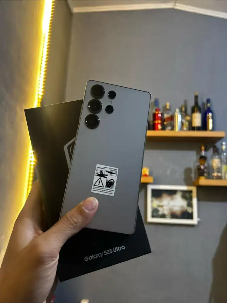 Samsung S25 Ultra 12/512gb Like New