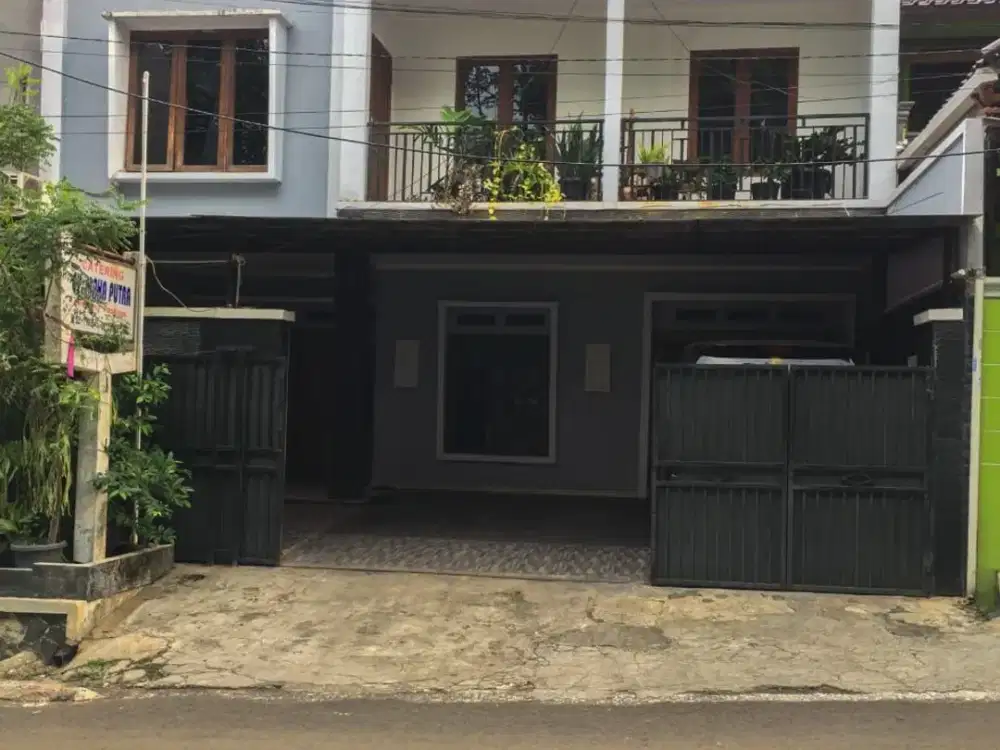 RUMAH BESAR HARGA MIRING DEPAN SAMSAT DI DEPOK TENGAH