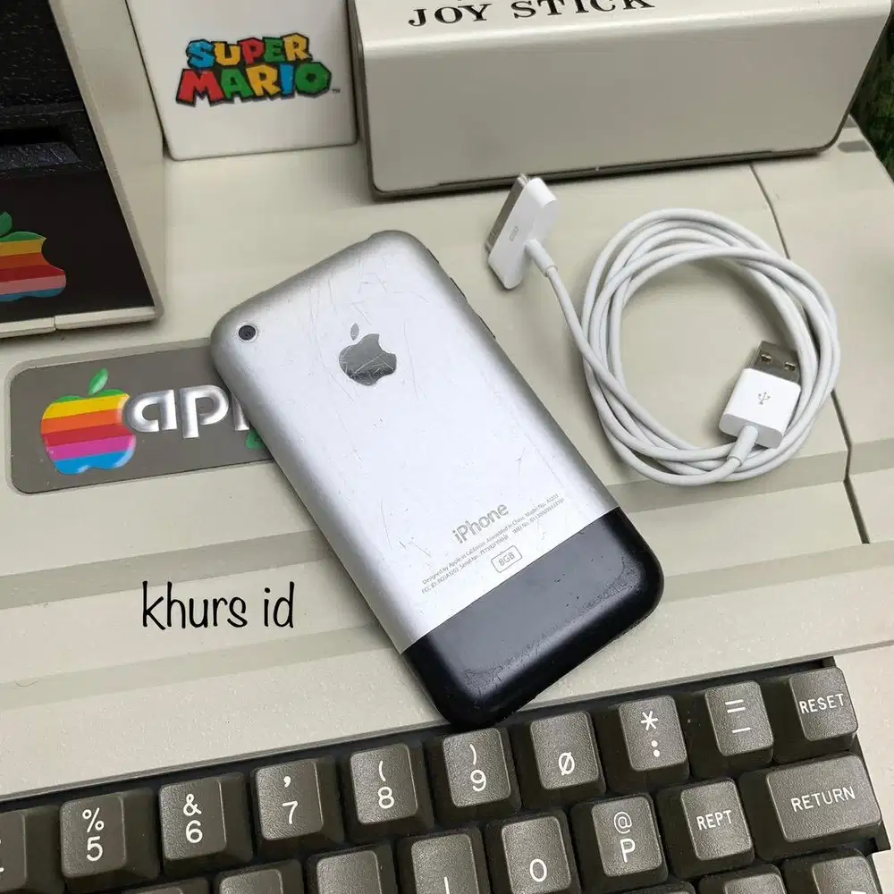 iphone 2g 8gb first gen 2007 normal - apple collection