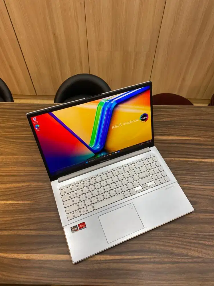 Laptop Asus VivoBook Oled Ryzen 3-7320 Ram 8/512 GB