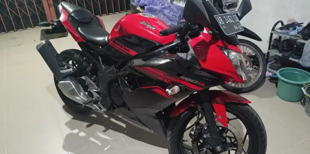 Kawasaki ninja 250 SL 2016