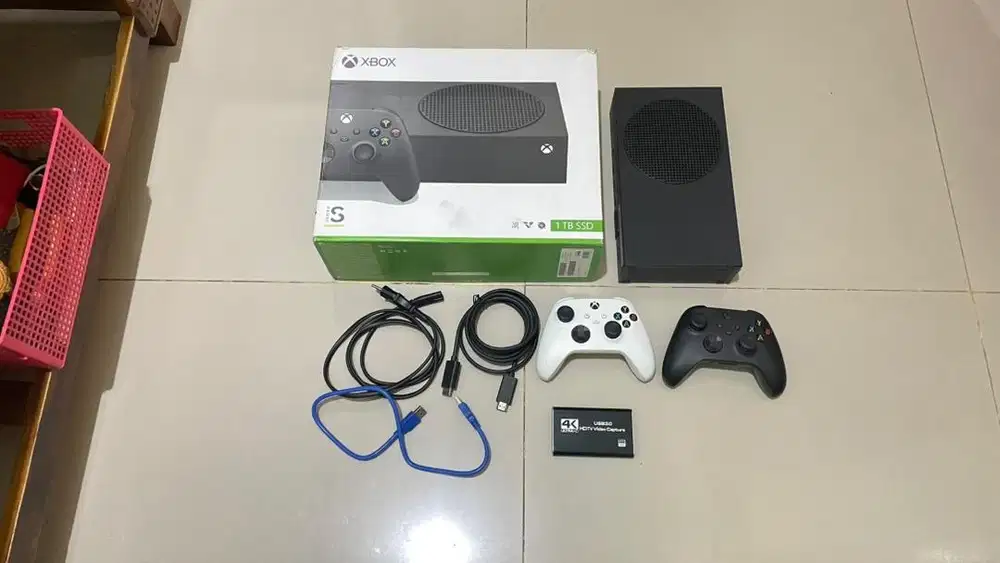 Xbos S 1 tb + Controller original 2
