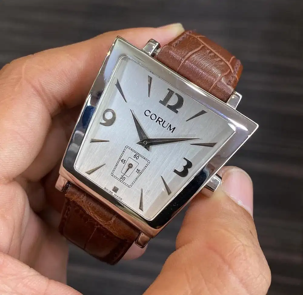 Corum Trapeze 106.404.20 Quartz 34mm