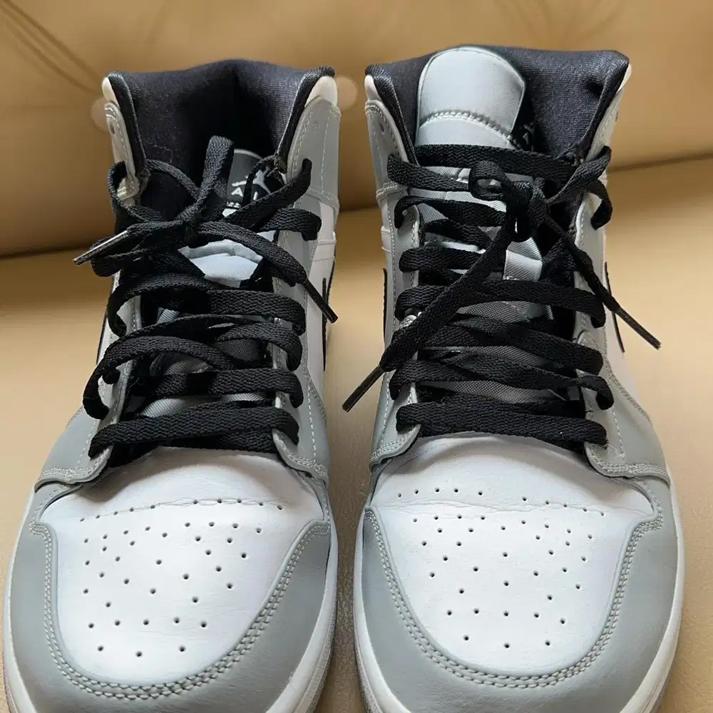 Sepatu Air Jordan Mid Light Smoke Grey Size EUR 45 - Mulus