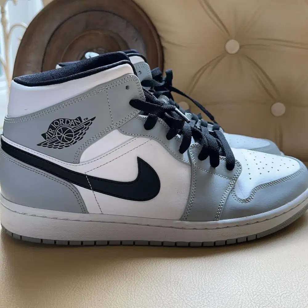 Sepatu Air Jordan Mid Light Smoke Grey Size EUR 45 - Mulus