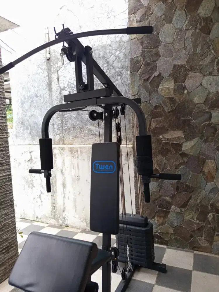 For sale alat fitnes seperti di fic barang masih bagus ga ada minus