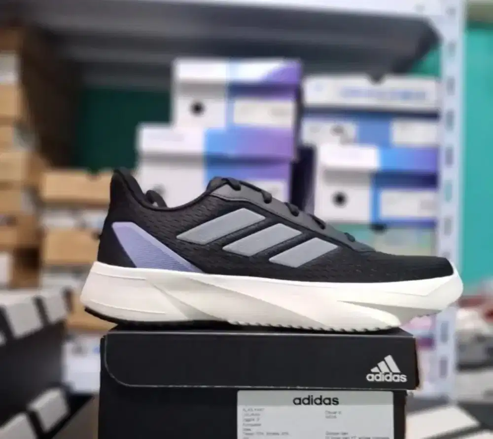 Sepatu Adidas size 42  murah