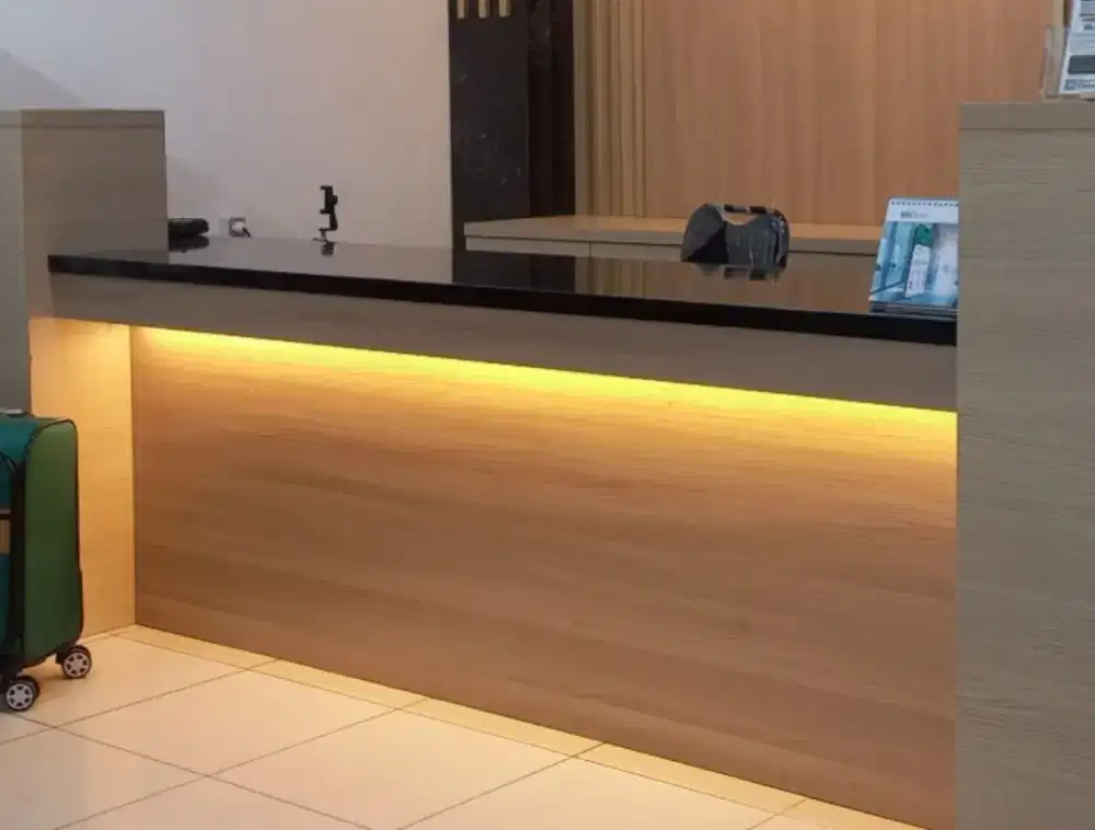 Dicari marketing dan admin ,,mampu bekerja sama ,supel  wanita muslim