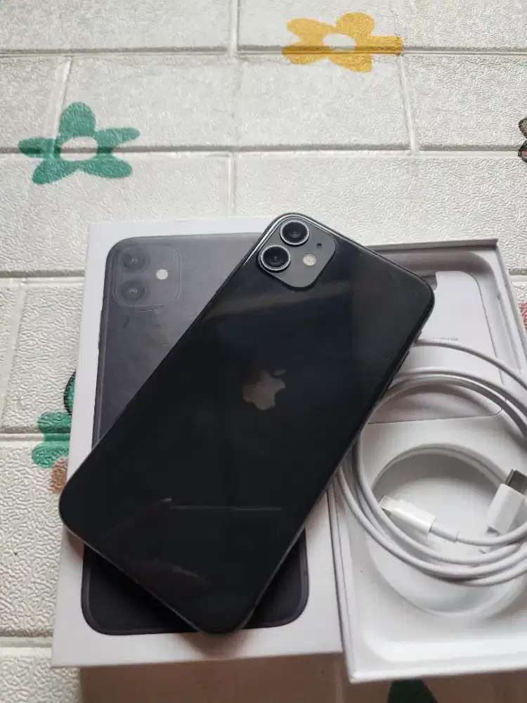 Iphone 11 128gb ex ibox warna black