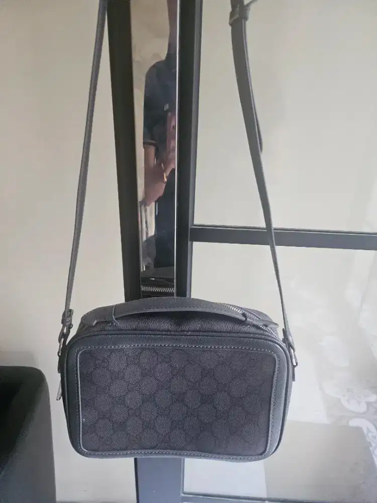 Tas atau pouch merk gucci