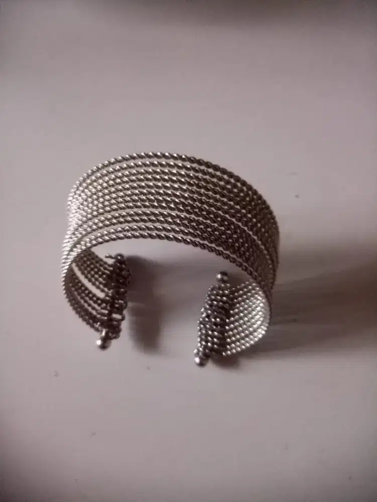 Gelang unik anti luntur