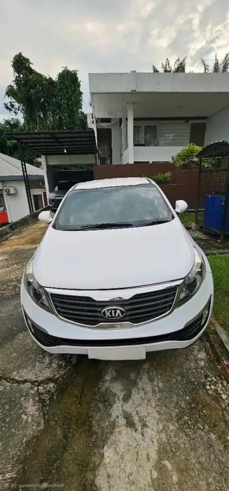 Jual Santai Mobil Kia Sportage AT 2013 Putih Terawat