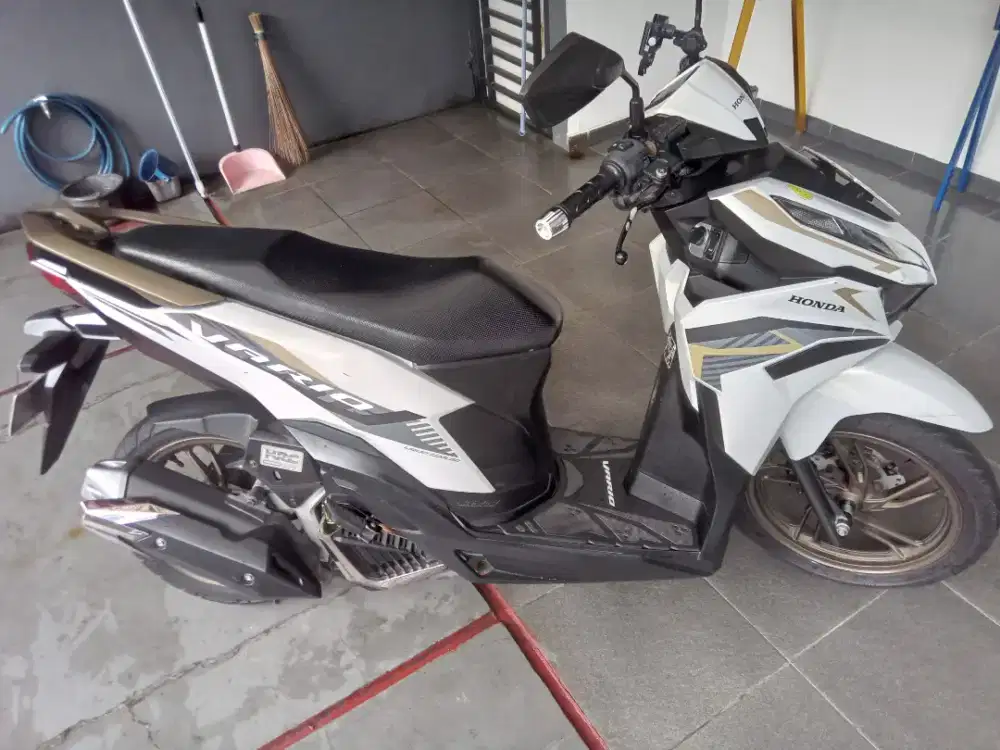 Jual motor vario 125 cbs iss new tahun 2023