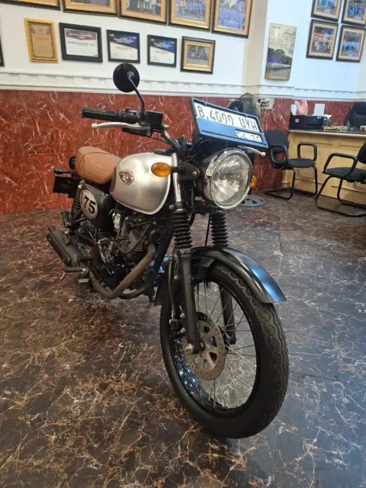 HUB CE KOM DP PROMO W175 CAFE 2018 MOTOR MULUS KAYA BARU MESIN HALUS