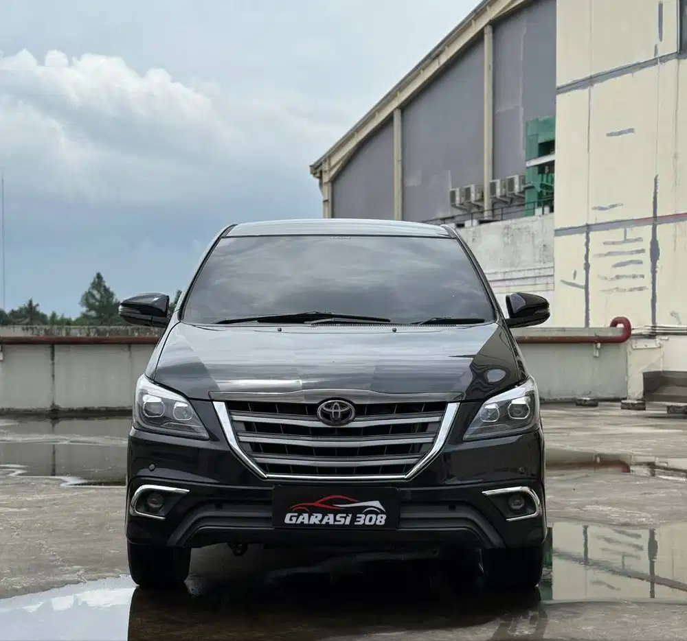 Toyota Kijang Innnova V 2.0 AT