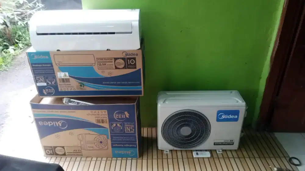 AC 1/2pk midea like new super mewah baru pakai bbrp bulan