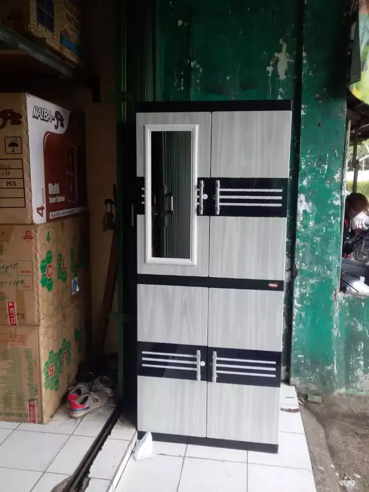 Lemari plastik 4 susun