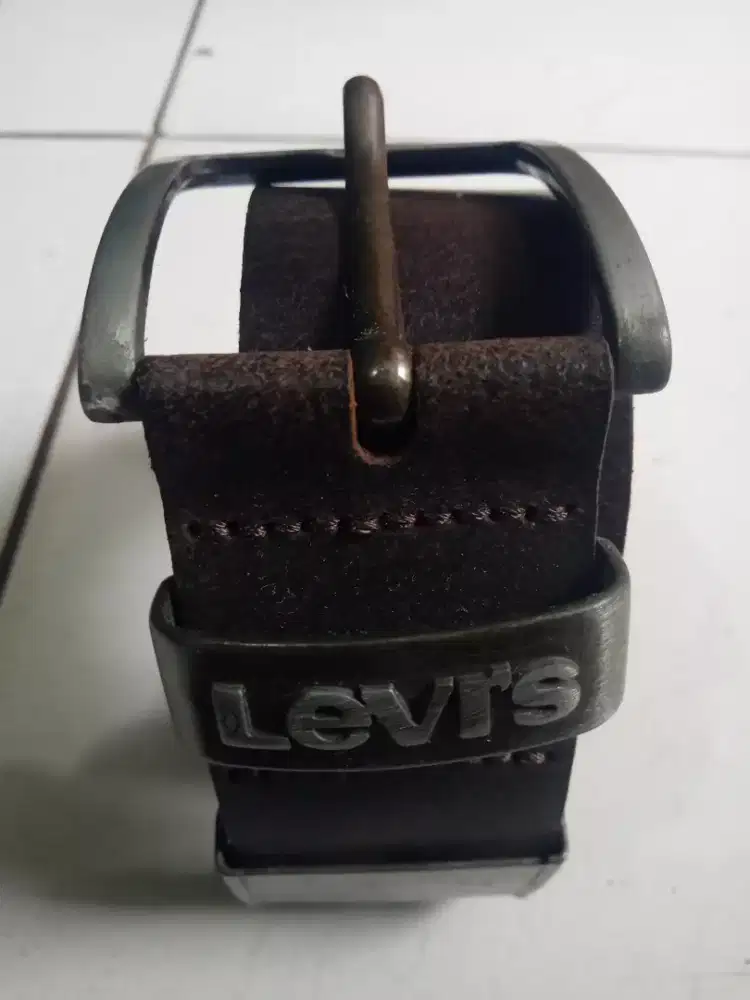 Ikat pinggang merk Levi's asli