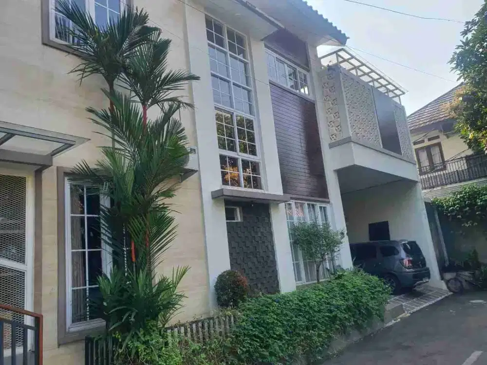 Rumah Lux Town House Jagakarsa