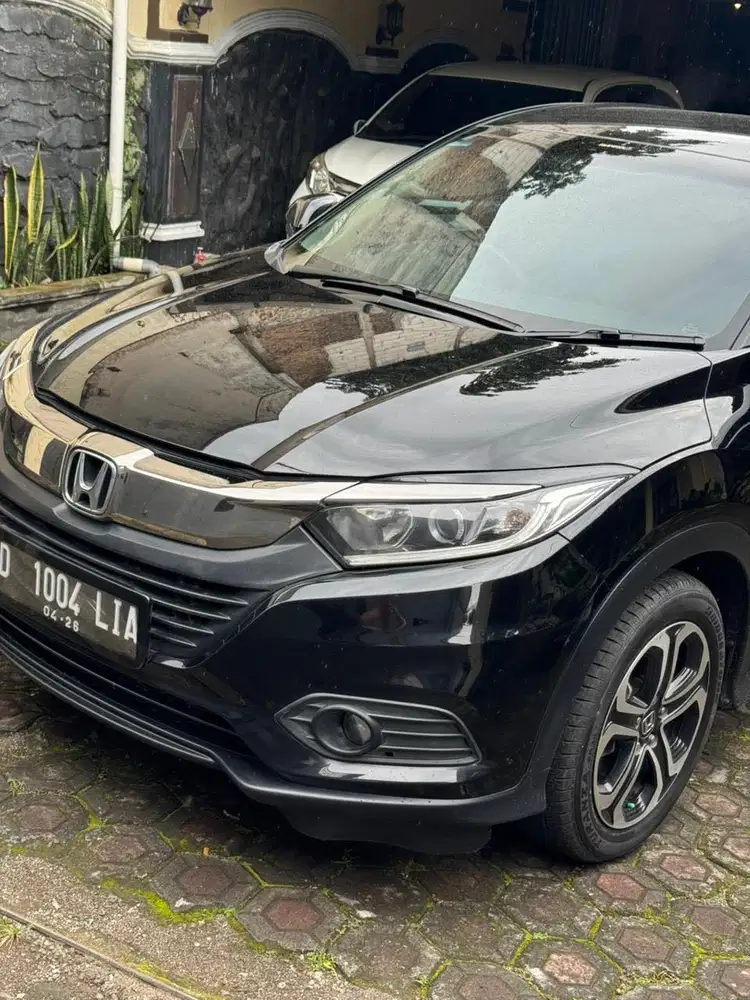 Honda Hrv E Cvt 2021  Hr-v non SE black mulus hitam matic At