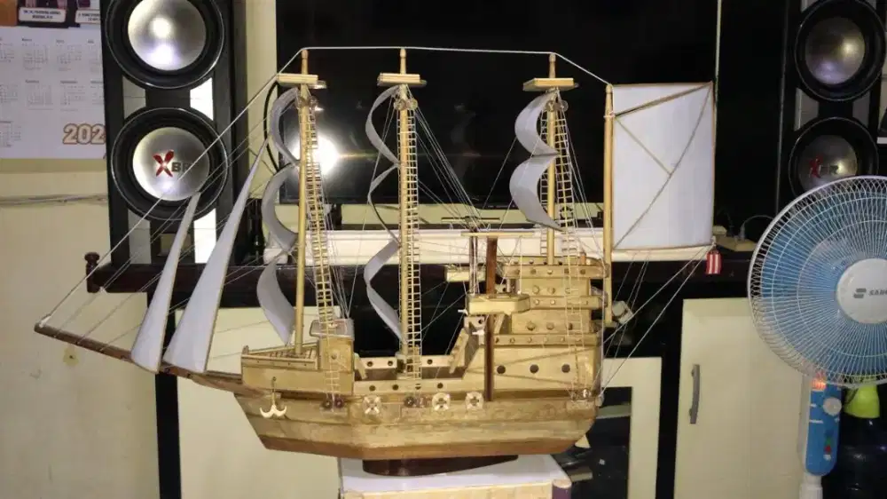 HIASAN RUANG TAMU KAPAL PHINISI