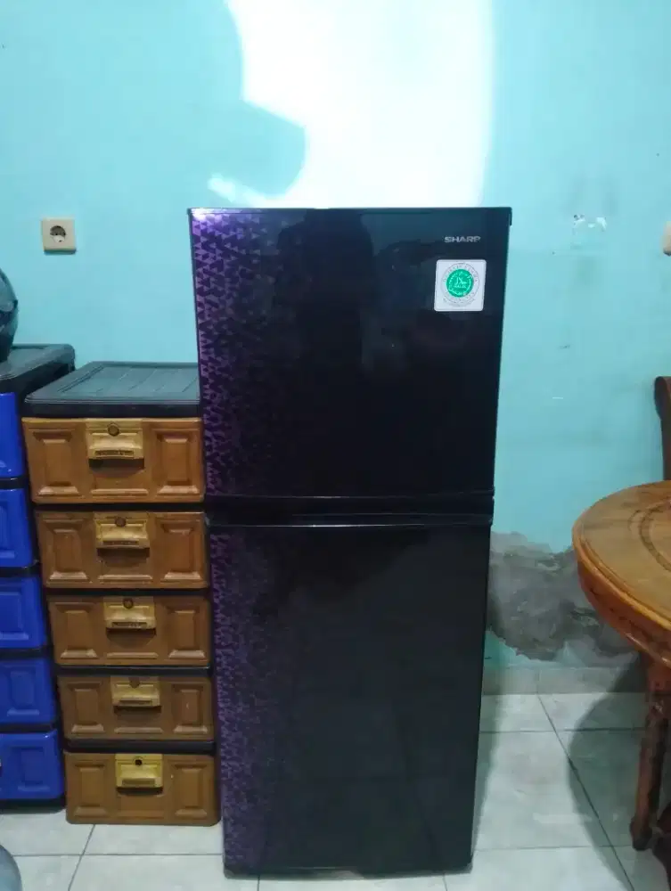 DIJUAL Kulkas 2 Pintu [SHARP] Bekas, Kondisi Masih Bagus Nominus