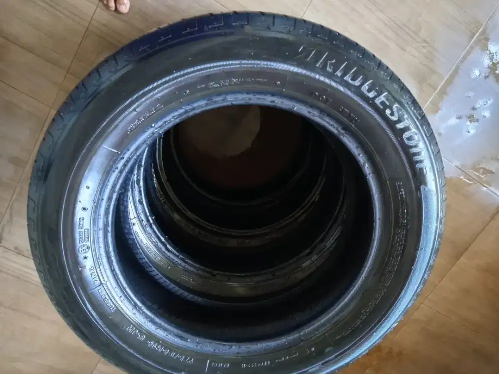 Ban Mobil Bridgestone