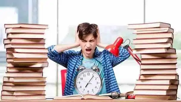 OLAH DATA SPSS, SMART PLS, EVIEWS, TURNITIN DLL