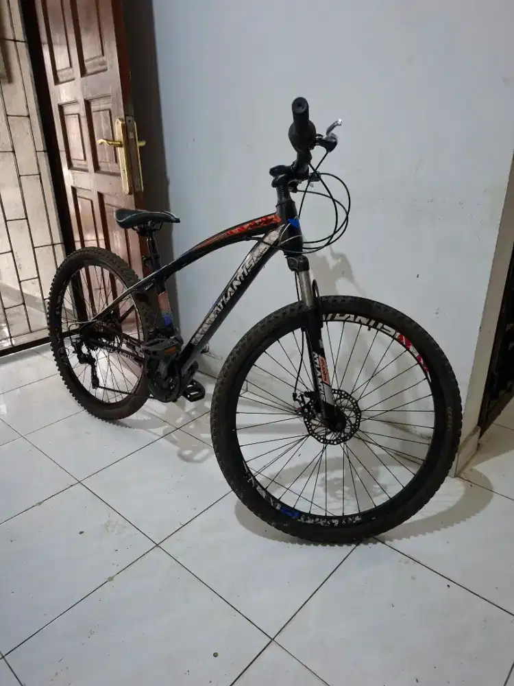 Sepeda gunung atlantis