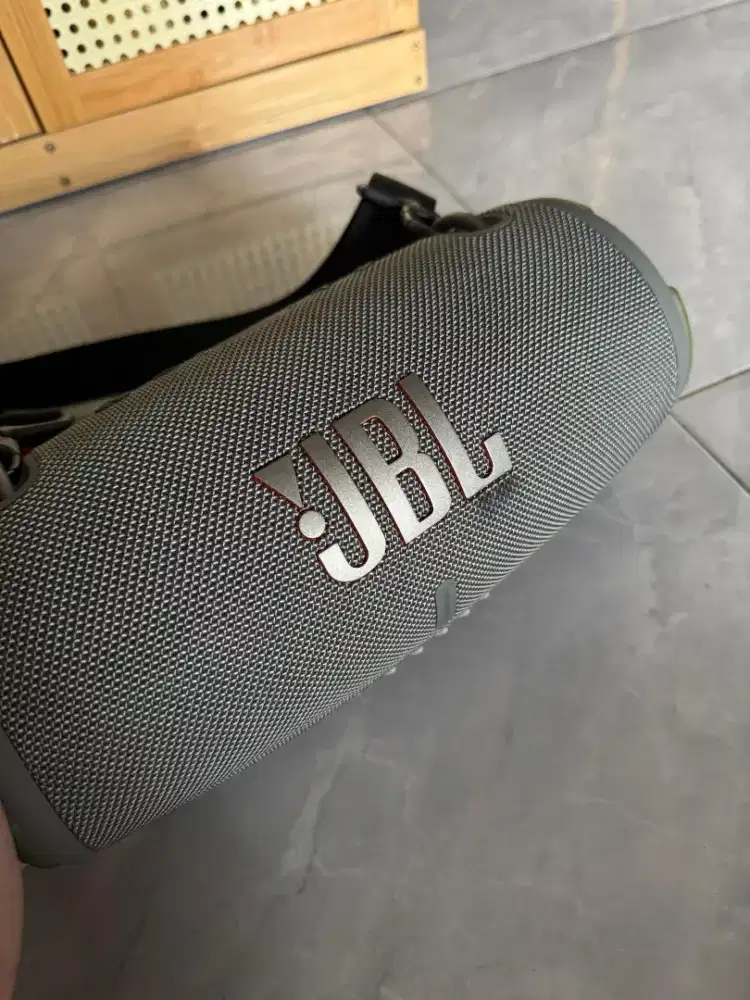 JbL extreme 3 grey