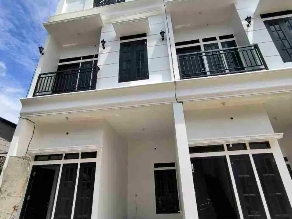 Rumah 2 lantai Batu apar Condet Jakarta Timur dekat PGC Cililitan dan mall Cijantung