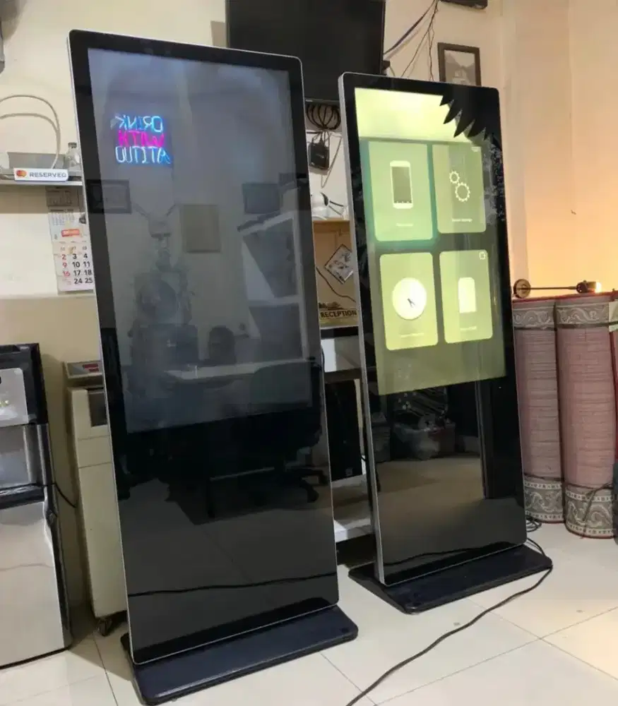 Digital Signage Advertised / Advertised Machine / Floor Standing