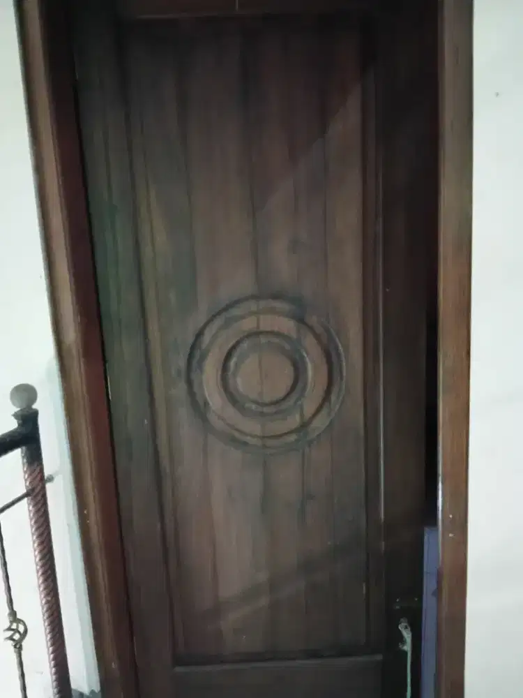 Pintu jati Asli Kuat kondisi sperti baru tinggal pasang